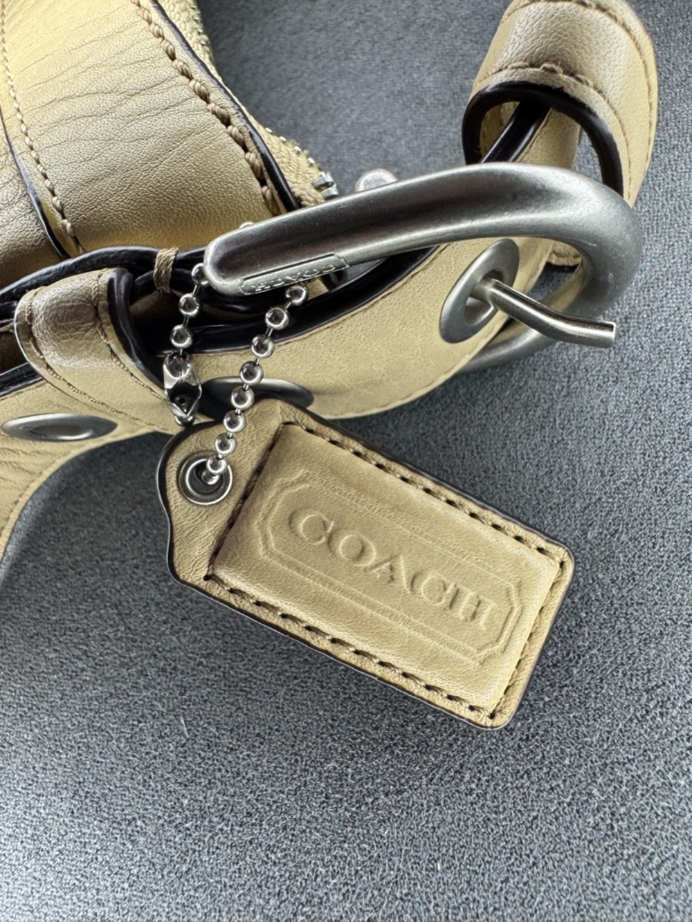 Coach Legacy Swingpack Crossbody Bag Pebbled Leather Beige Tan F12319 - Picture 4 of 14